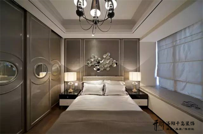 忌陳設(shè)色彩凌亂、搭配不當(dāng)、萬紫千紅